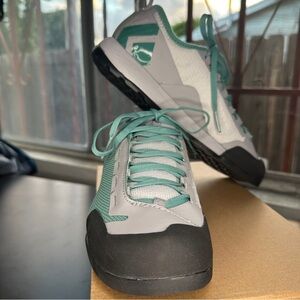 NWT Black Diamond Fuel Approach Shoes Climbing Women’s 7.5 Meadow Green New $169